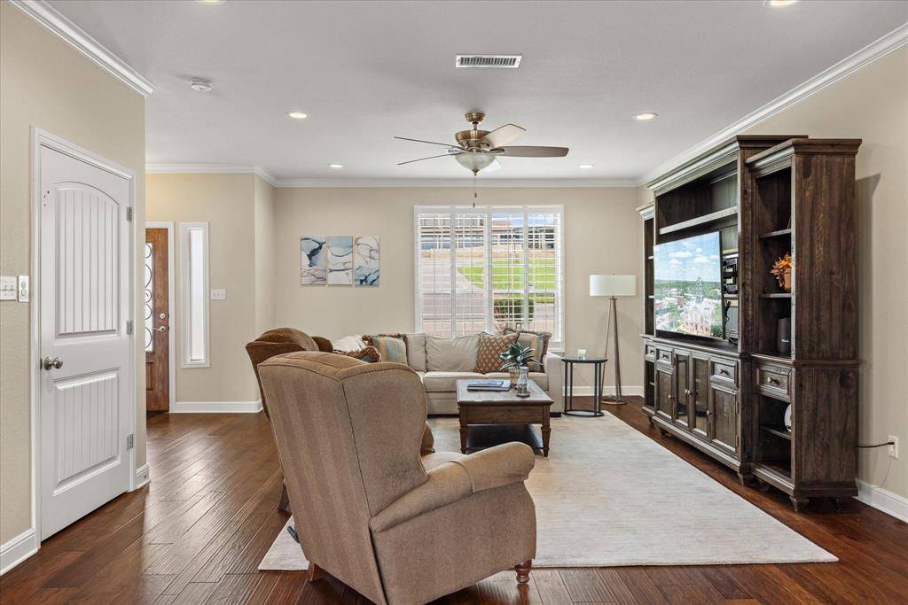 5250 Country Club Drive #Q, Granbury, TX 76049