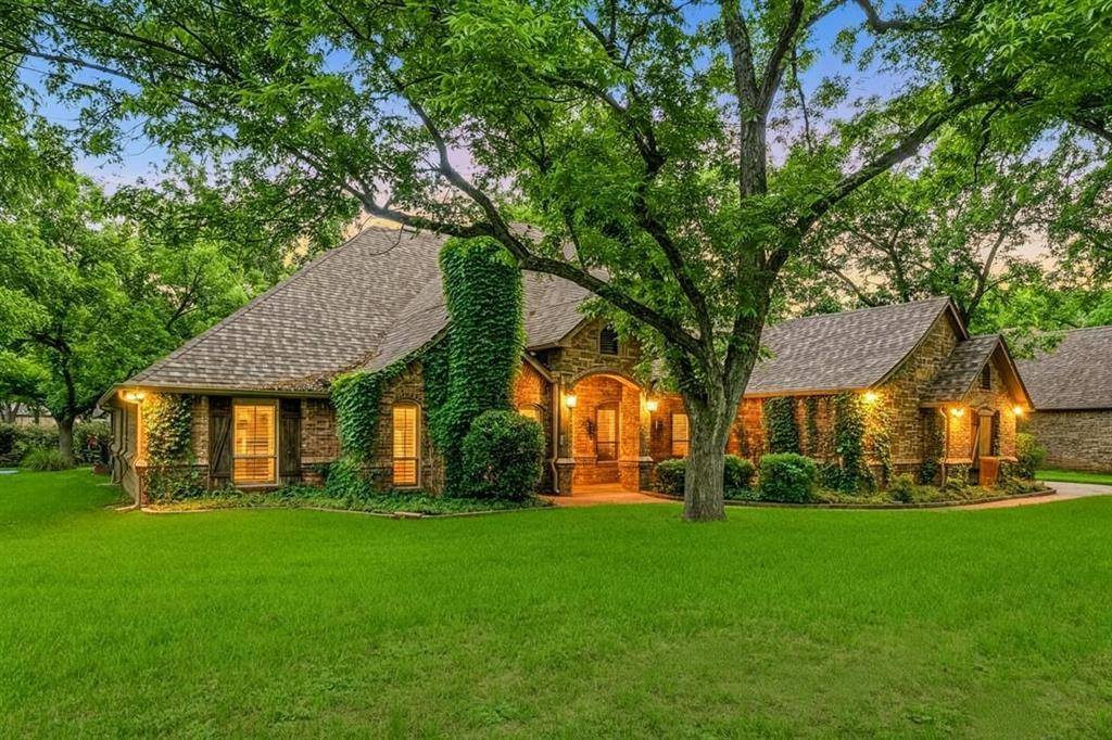 8753 S Monticello Circle, Granbury, TX 76049