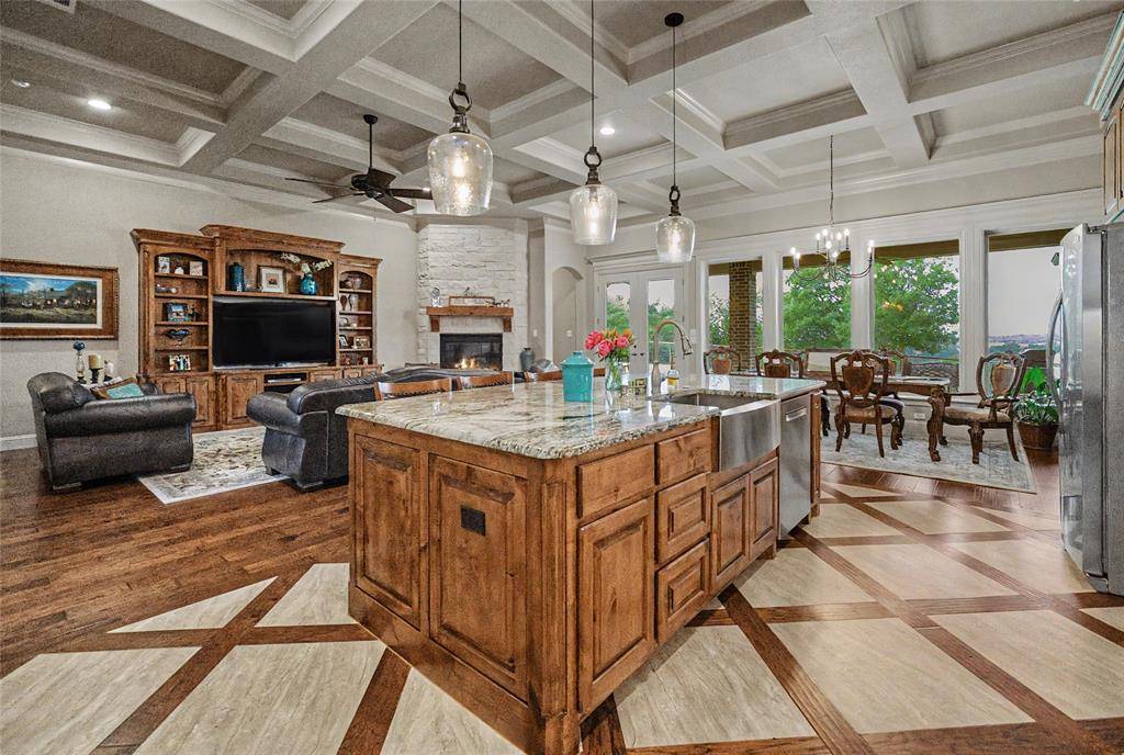 288 S Ridgeoak Court, Weatherford, TX 76087