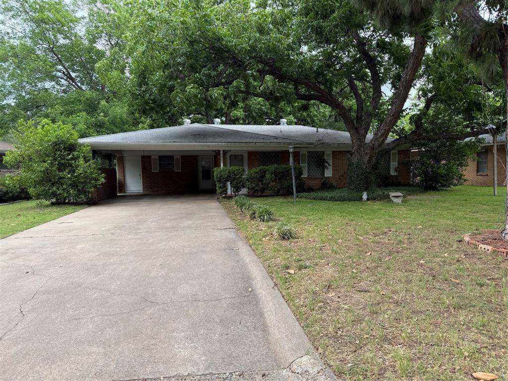 2402 W 5th Avenue, Corsicana, TX 75110