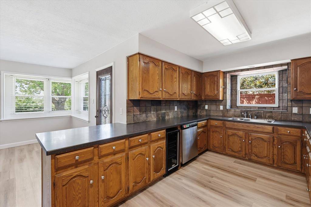 2625 Ramblewood Drive, Carrollton, TX 75006