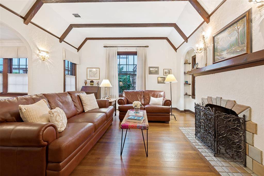 6418 Westlake Avenue, Dallas, TX 75214