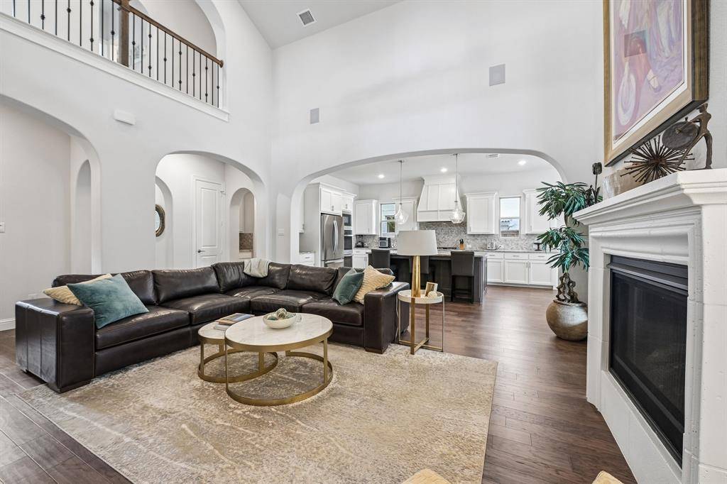 6738 Barnes Drive, Frisco, TX 75034