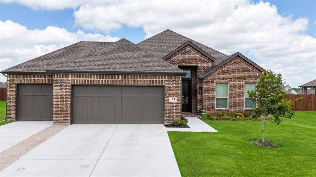 1813 Hidden Creek Drive, Midlothian, TX 76065