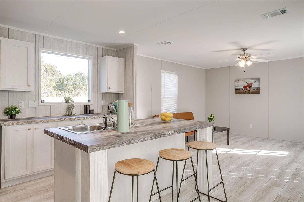 6303 N Oklahoma Trail, Granbury, TX 76048