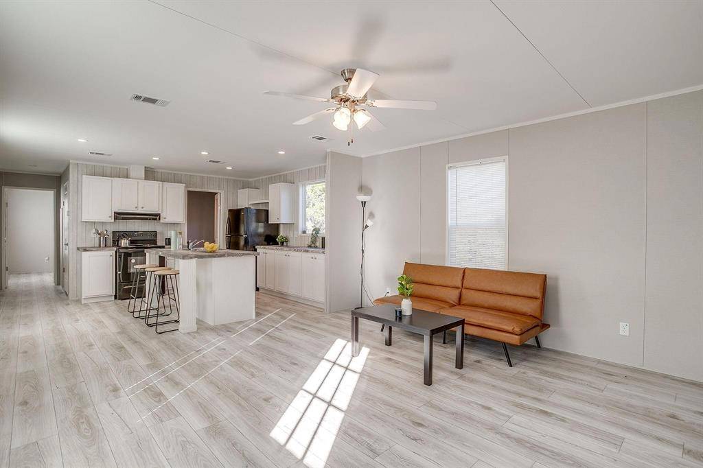 6303 N Oklahoma Trail, Granbury, TX 76048