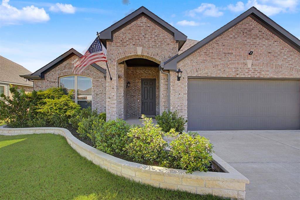 1004 Deer Ridge Drive, Crowley, TX 76036