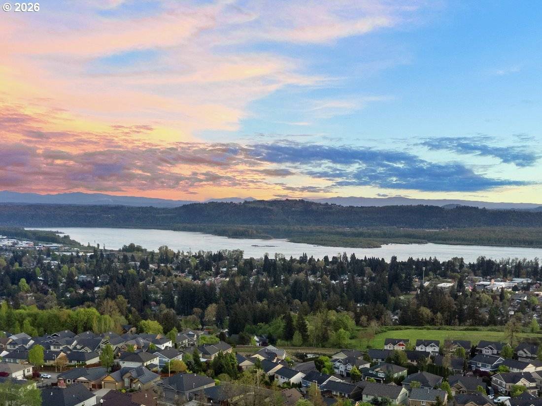 610 N Y ST, Washougal, WA 98671