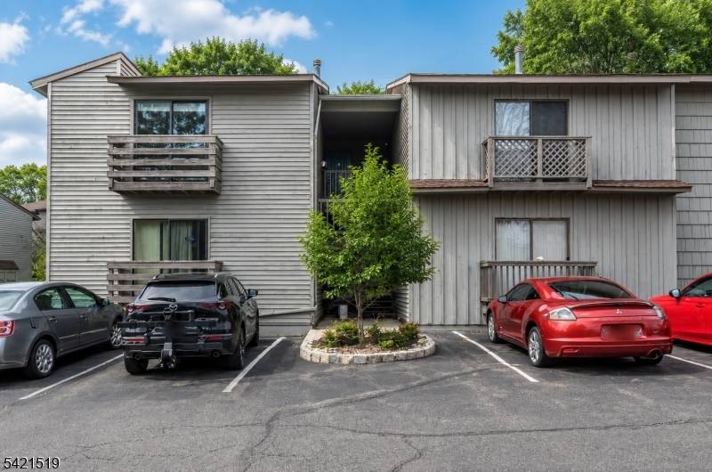 1002 Spruce Hills Dr, Glen Gardner Boro, NJ 08826