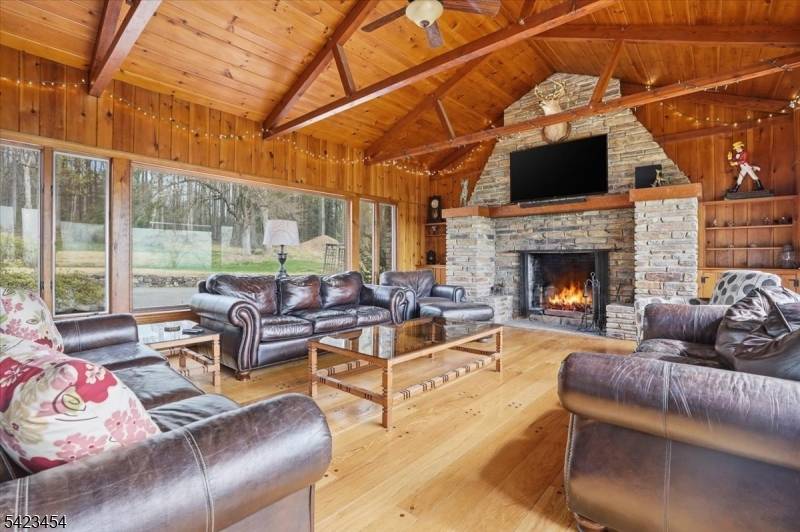3 Hillbrook Lane, Holland Twp., NJ 08848