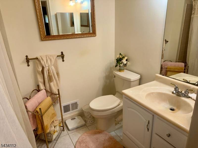 75 Amethyst Way, Franklin Twp., NJ 08823