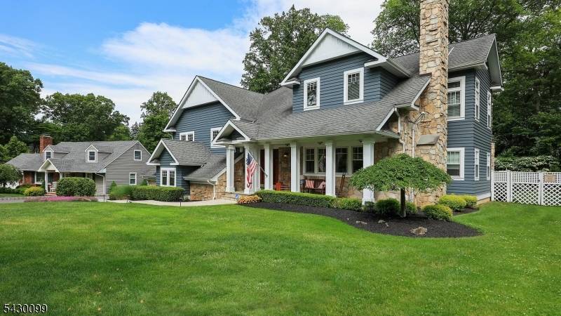 244 Pembrook Rd, Mountainside Boro, NJ 07092
