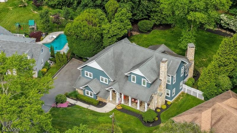 244 Pembrook Rd, Mountainside Boro, NJ 07092