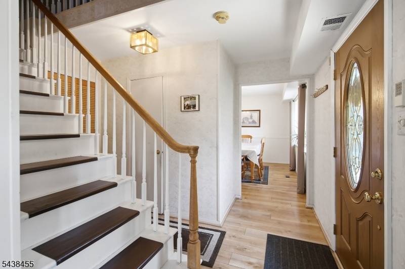 13 Abbott Rd, Franklin Twp., NJ 08873