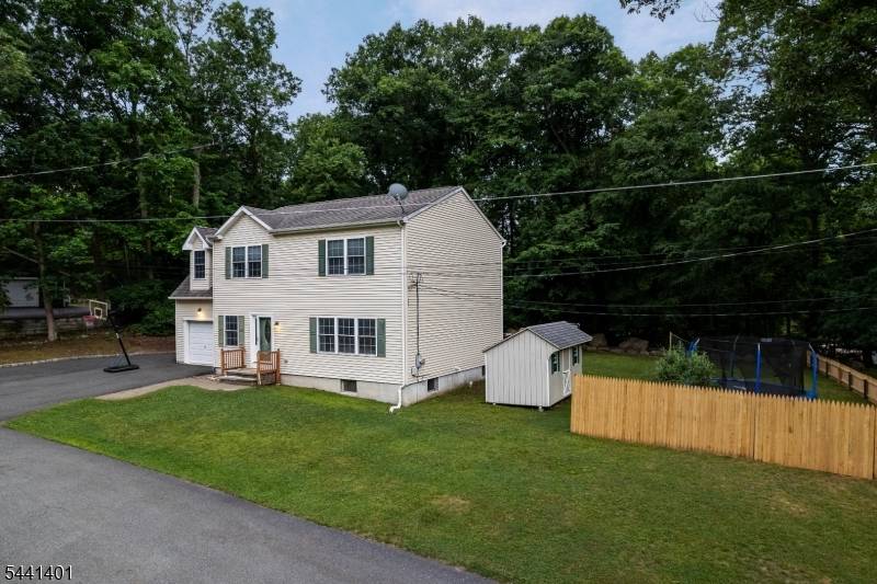 13 Cranberry Ledge Rd, Byram Twp., NJ 07821