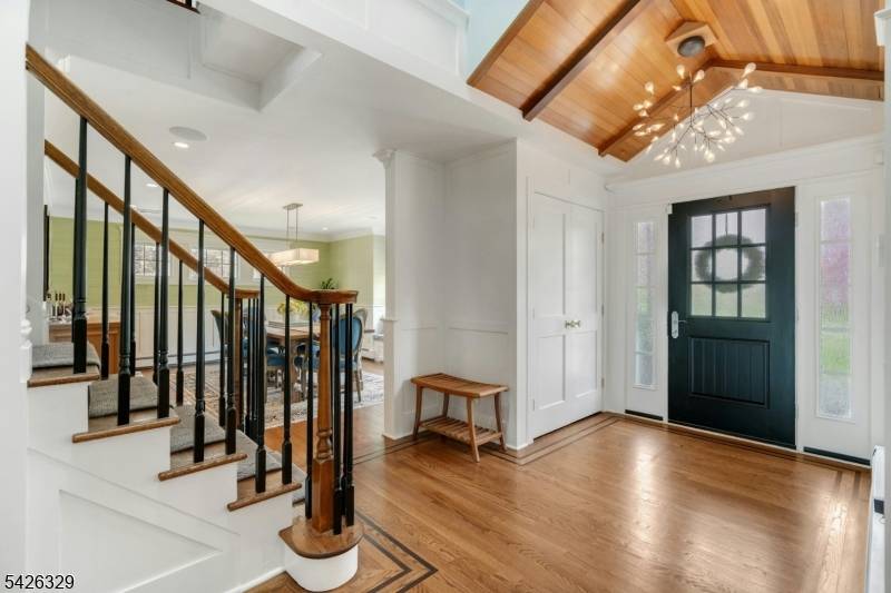 7 Deerhill Dr, Hohokus Boro, NJ 07423