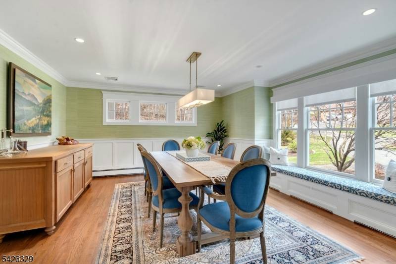 7 Deerhill Dr, Hohokus Boro, NJ 07423