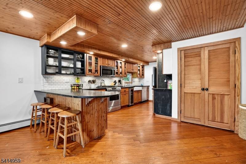 106 Demarest Rd, Bloomingdale Boro, NJ 07403