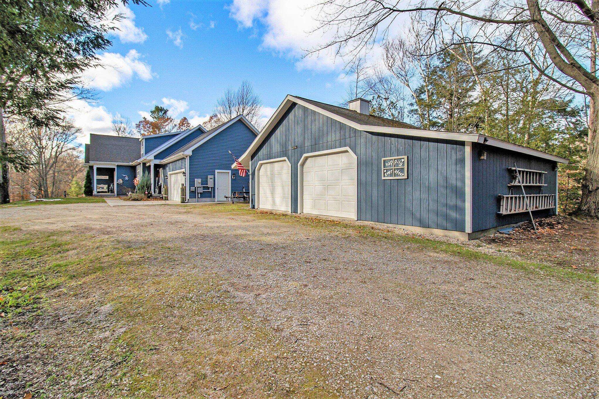 6774 Mears RD, Hamlin Twp, MI 49431