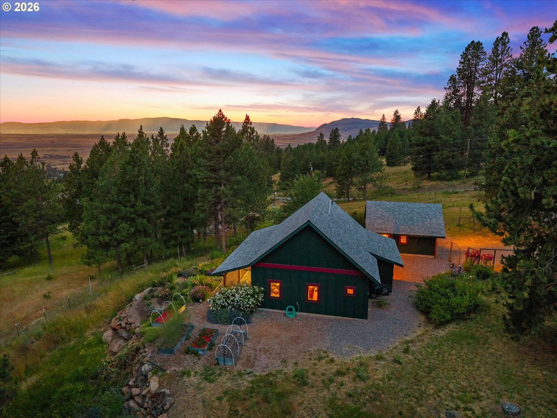 70170 Fletcher LN, Cove, OR 97824