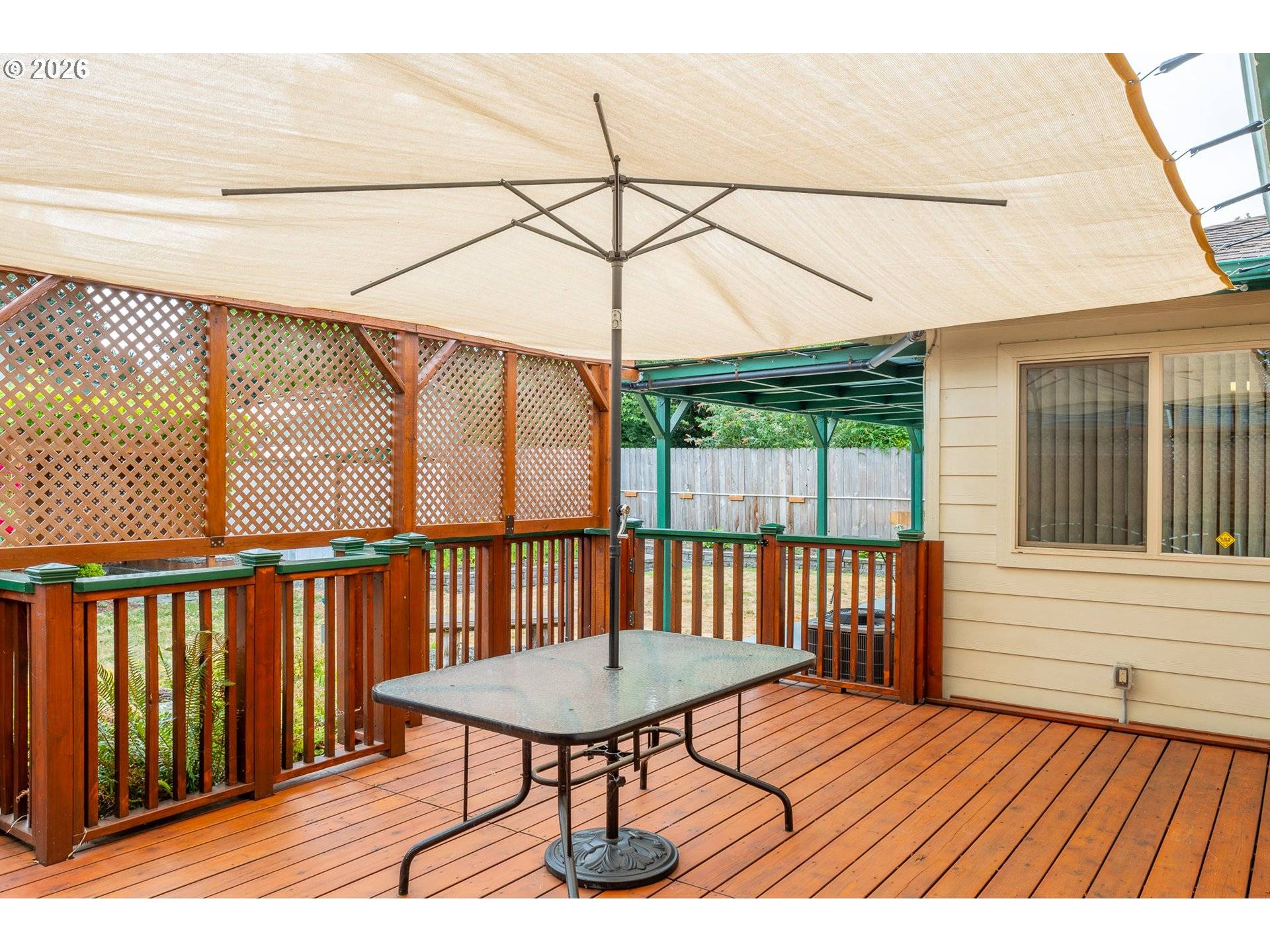 425 W MAPLE ST, Roseburg, OR 97471