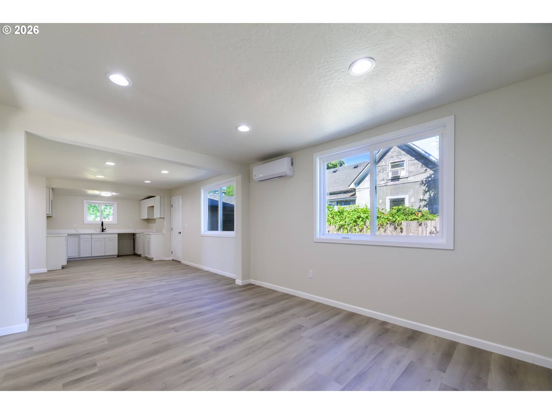810 JOHNSON AVE, Cottage Grove, OR 97424