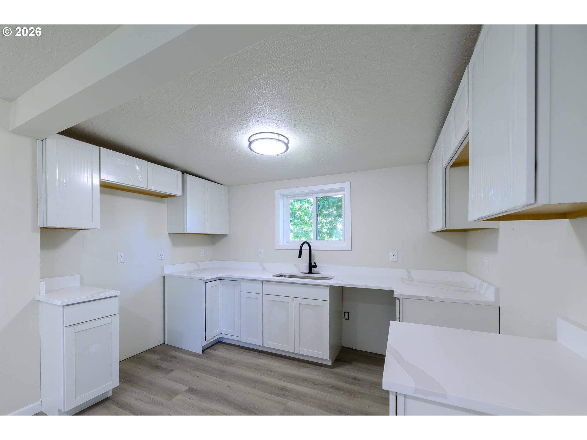810 JOHNSON AVE, Cottage Grove, OR 97424