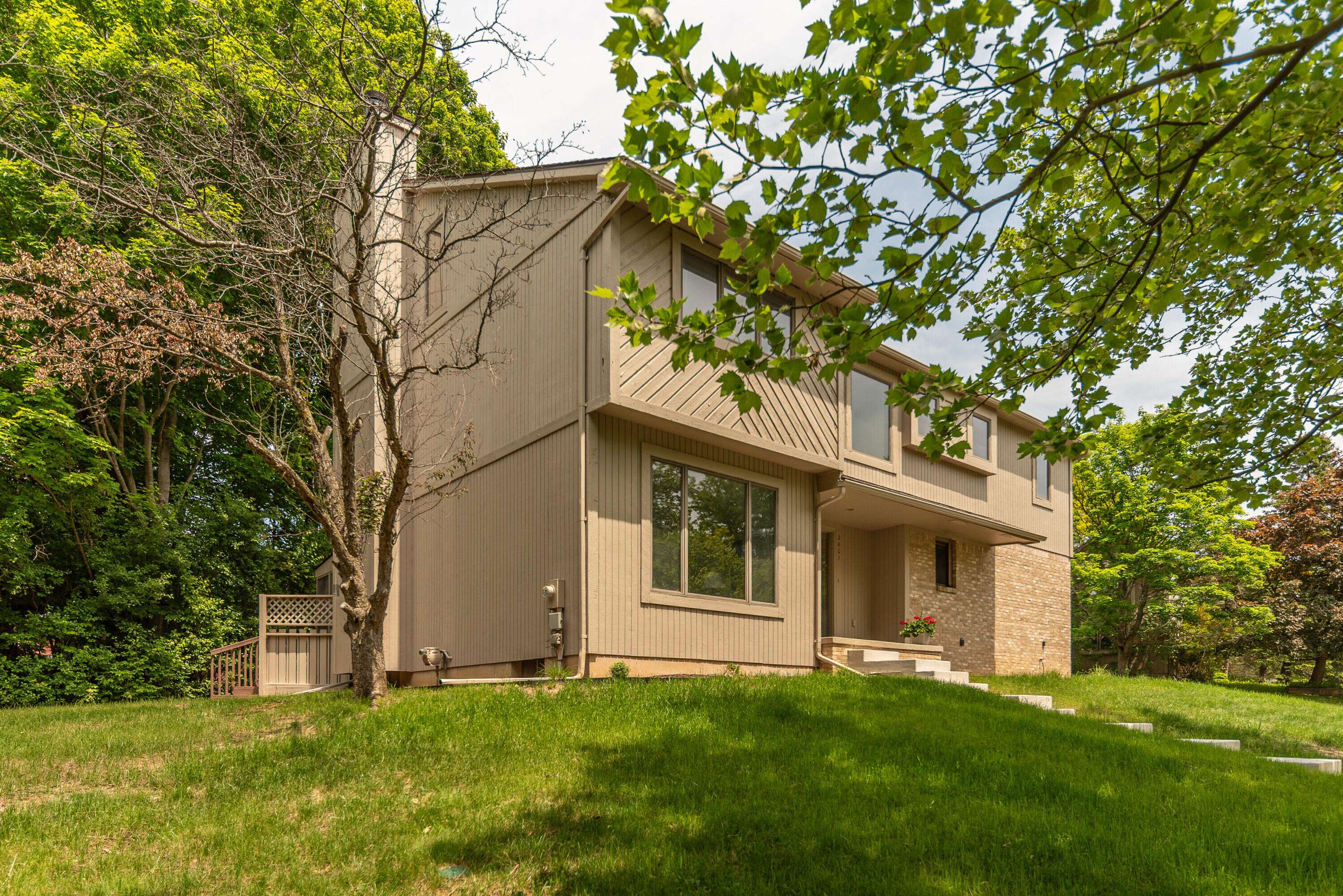 2401 Placid WAY, Ann Arbor, MI 48105