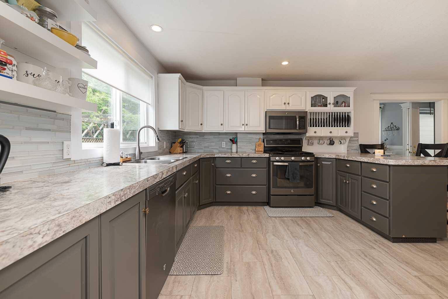 5010 50 AVE, Streamstown, AB T0B 4G0