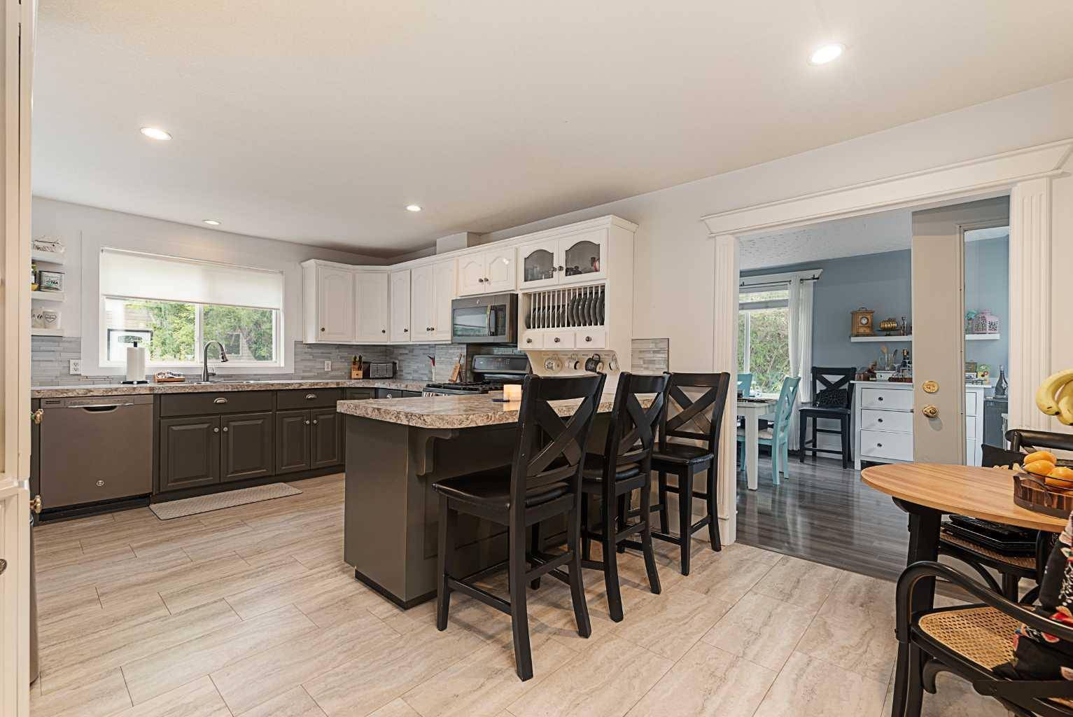5010 50 AVE, Streamstown, AB T0B 4G0