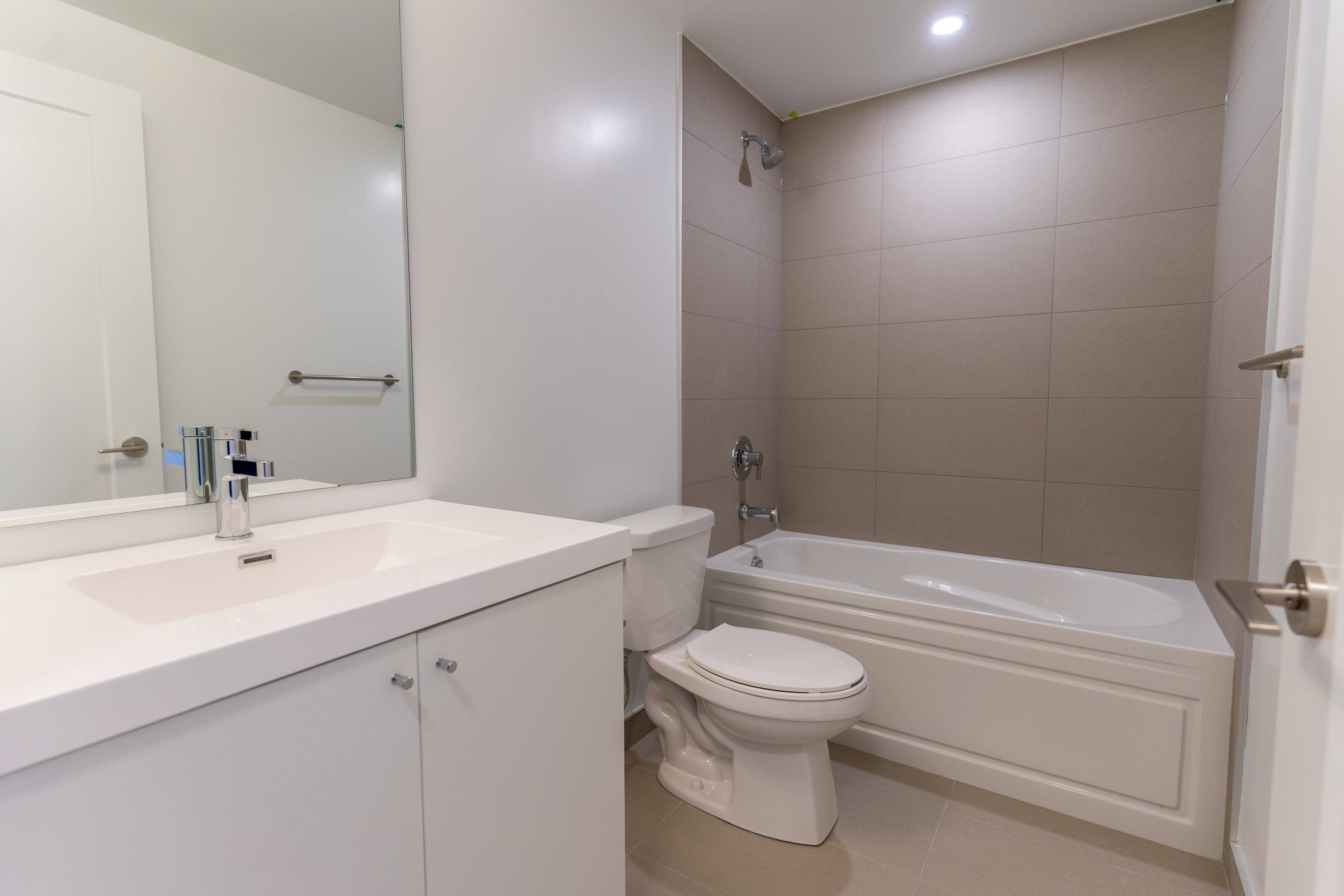 2545 Simcoe ST N #906, Oshawa, ON L1L 0W3