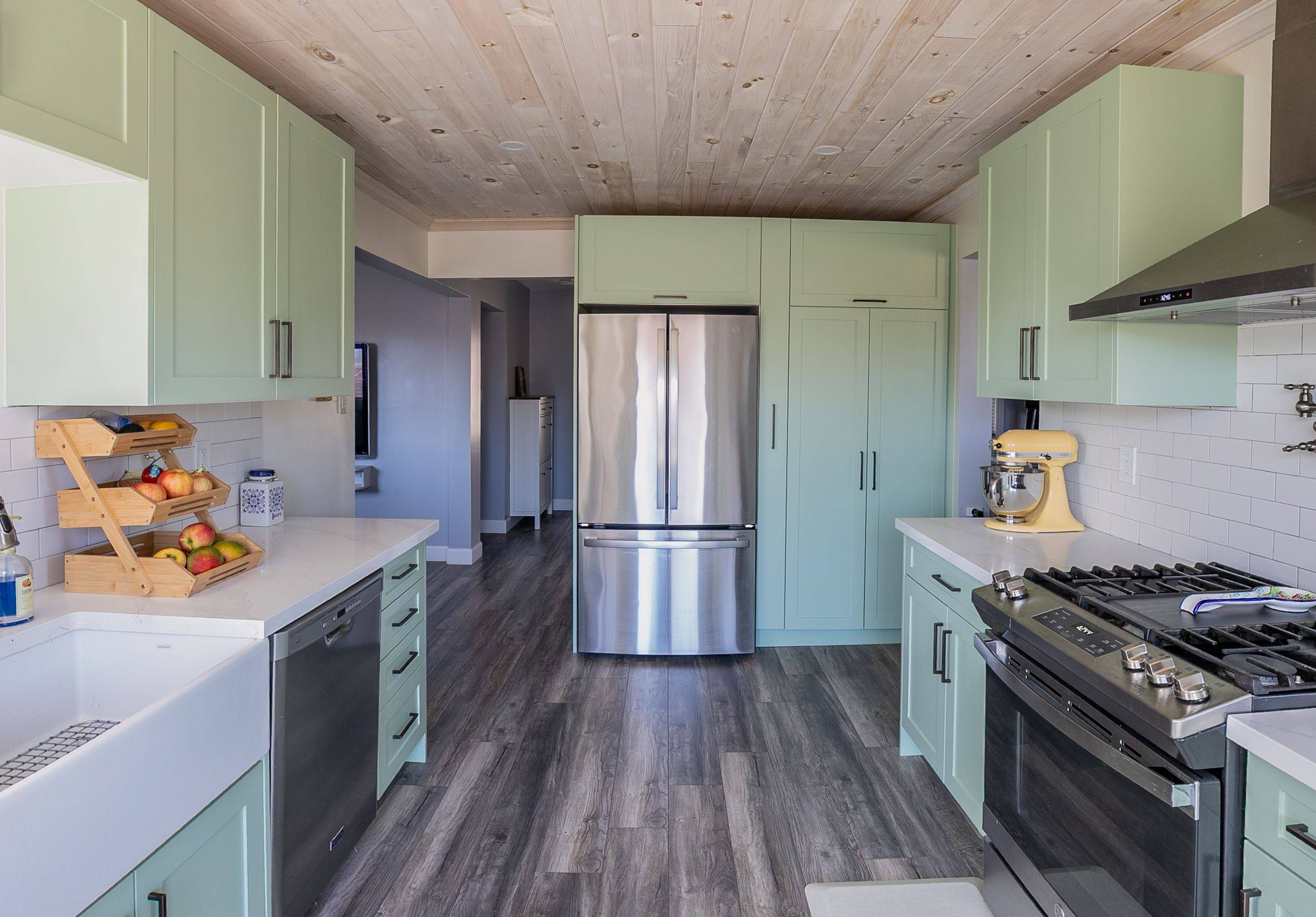 213 Melbourne DR, Bradford West Gwillimbury, ON L3Z 2Y8