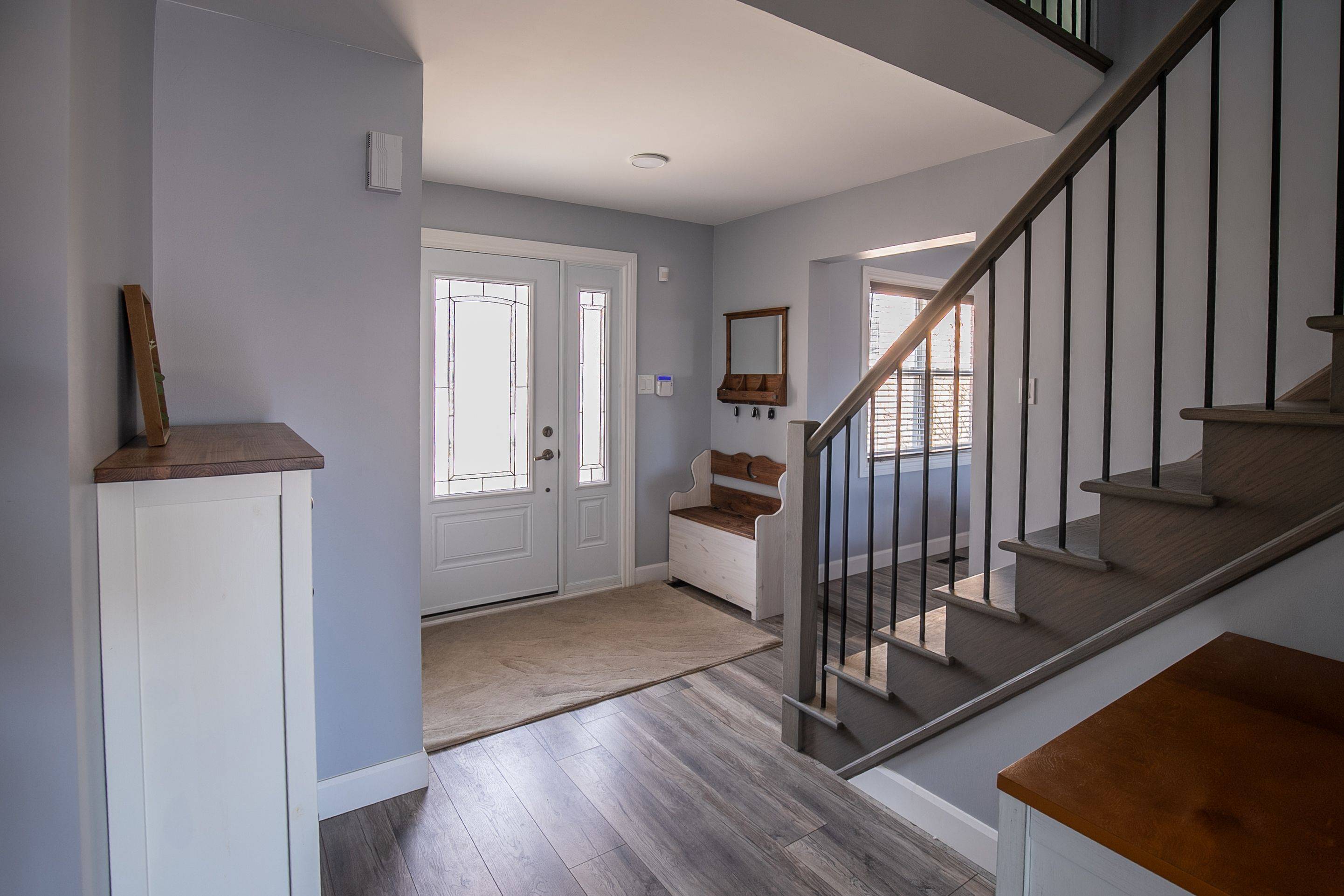 213 Melbourne DR, Bradford West Gwillimbury, ON L3Z 2Y8