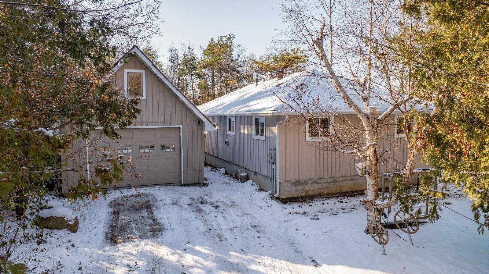4 Parkside AVE, Collingwood, ON L9Y 5P3