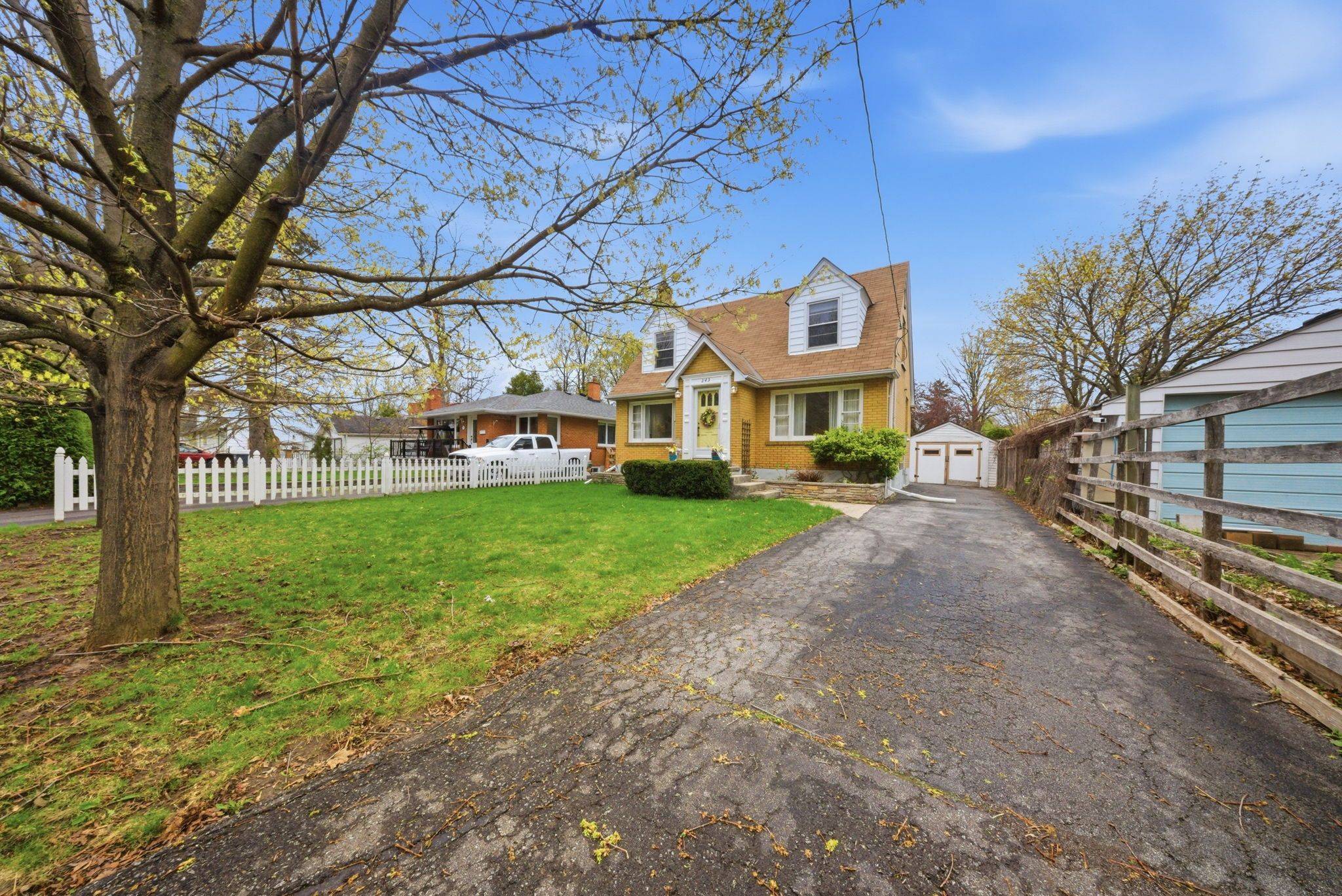 243 Sydney ST, Milton, ON L9T 1E2