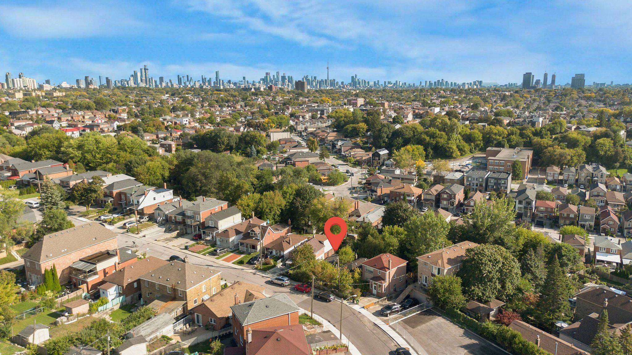 5A Dynevor RD, Toronto W03, ON M6E 3W7