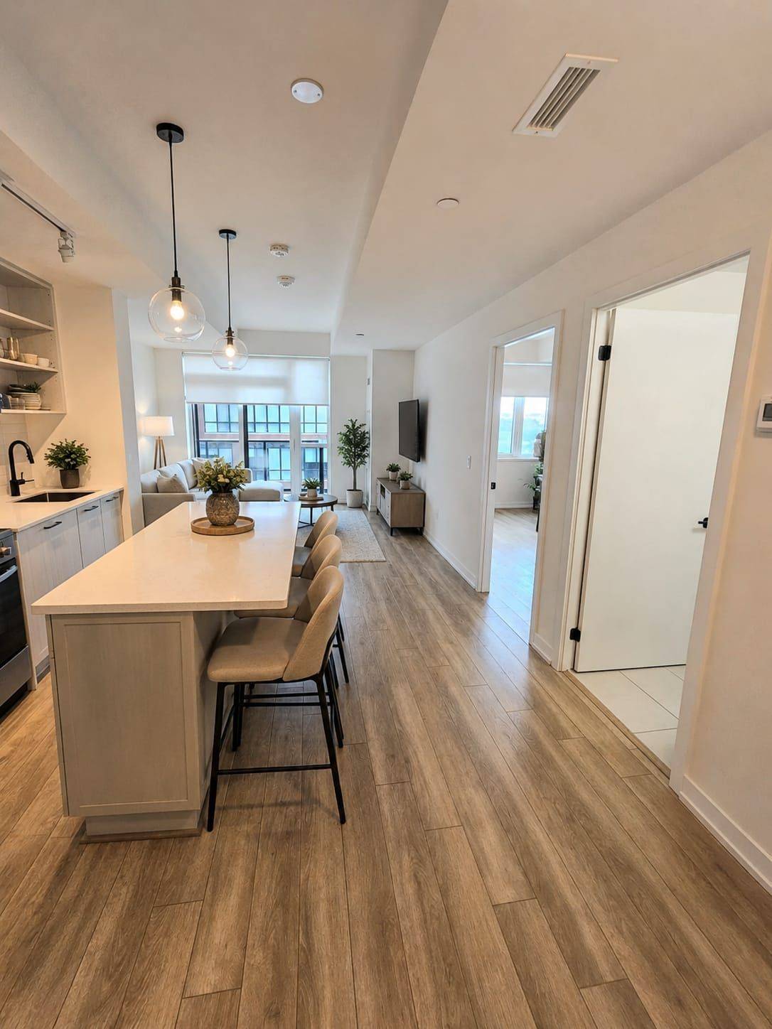 2300 St. Clair AVE W #710, Toronto W02, ON M6N 0B3