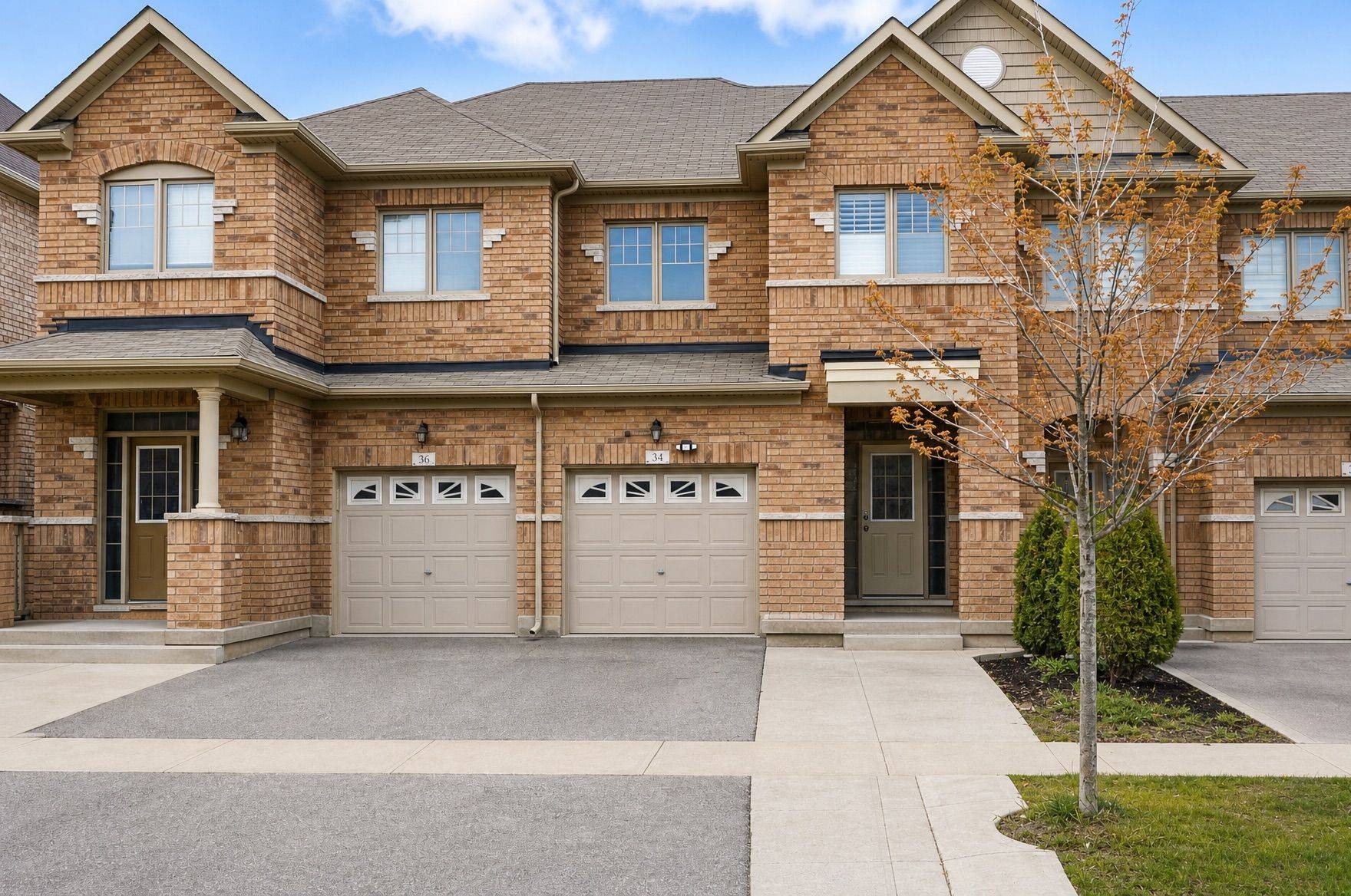 34 Davenfield CIR, Brampton, ON L6P 4M2