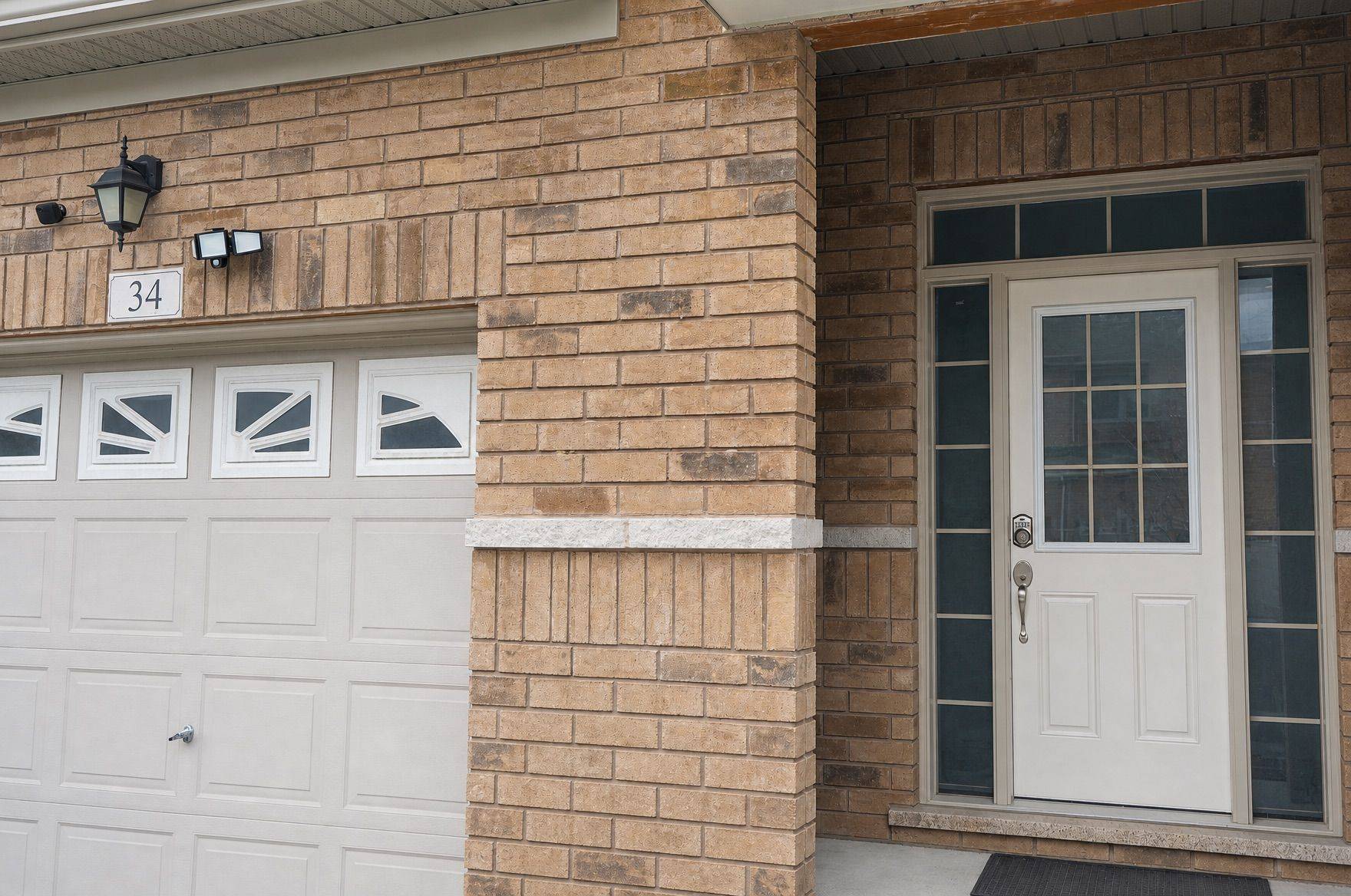 34 Davenfield CIR, Brampton, ON L6P 4M2