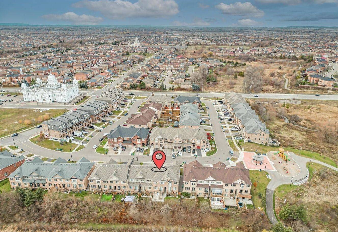 34 Davenfield CIR, Brampton, ON L6P 4M2
