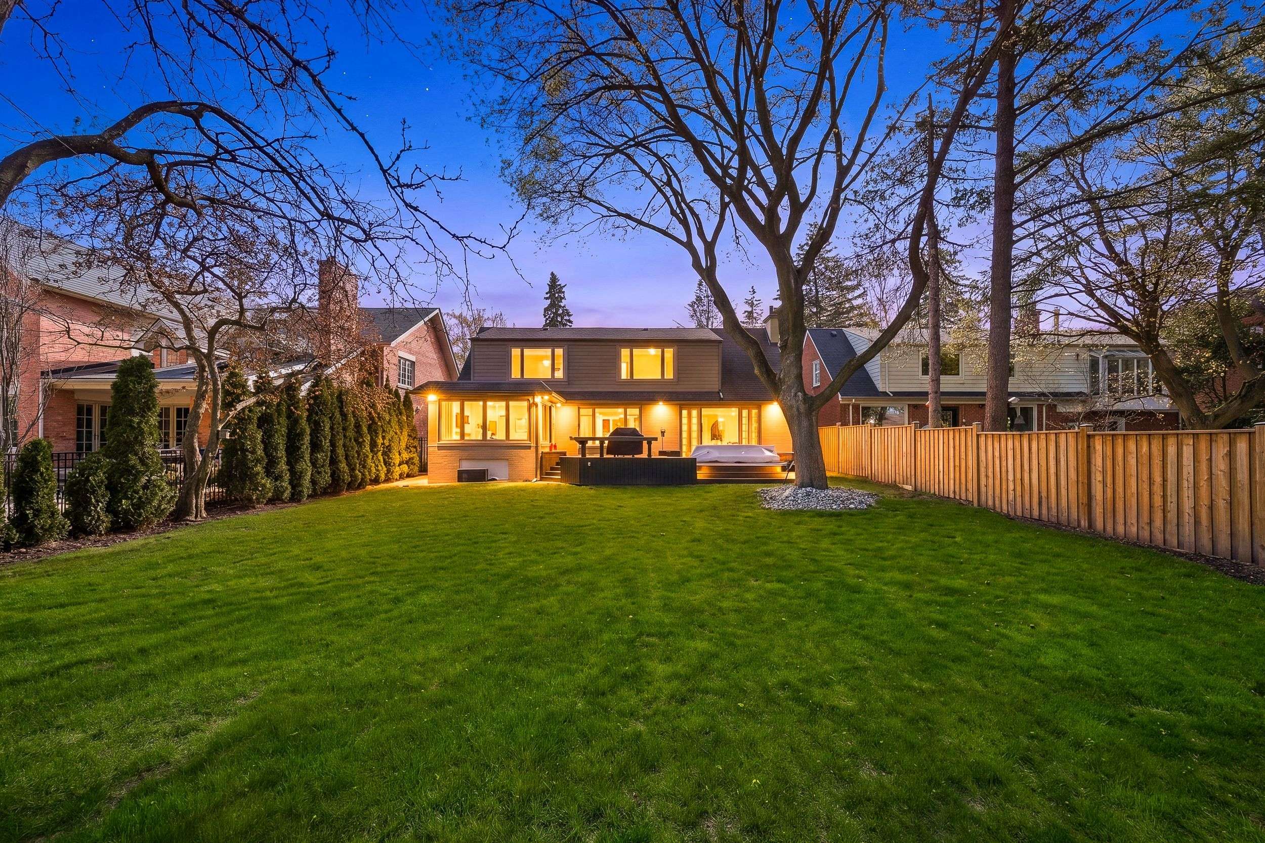 59 Edgevalley DR, Toronto W08, ON M9A 4P2