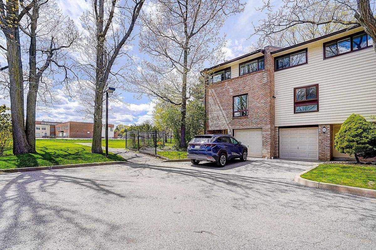 2020 South Millway N/A #26, Mississauga, ON L5L 1K2