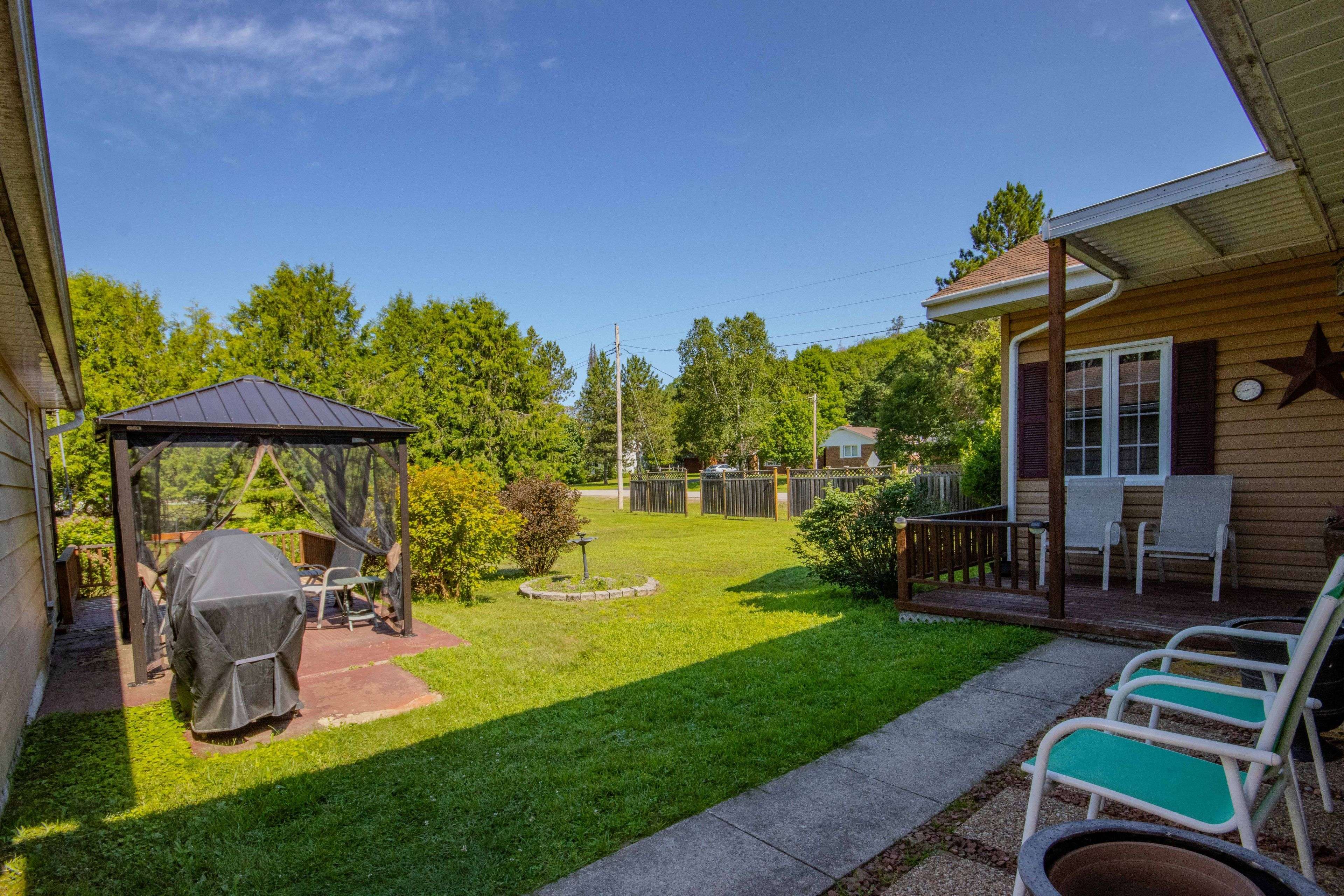 121 Sandhill DR, Madawaska Valley, ON K0J 1B0