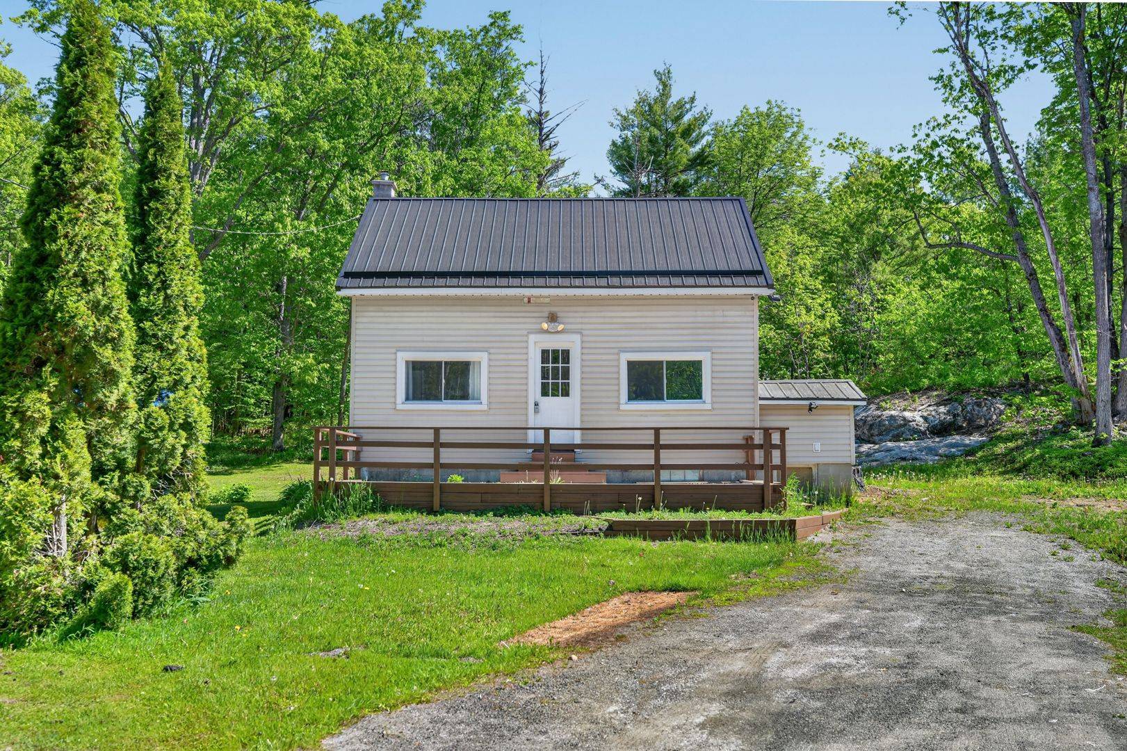1018 Sniders Bay RD, Gravenhurst, ON P1P 1R2