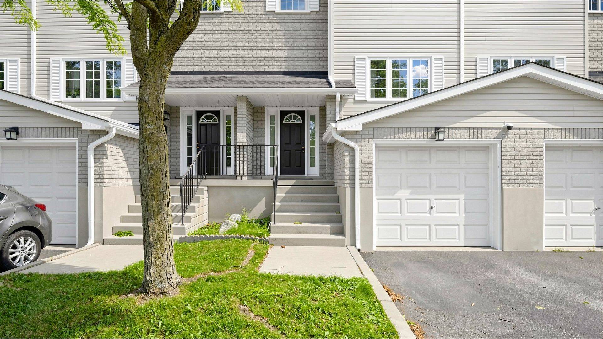700 Champlain BLVD #2, Cambridge, ON N1R 8K1