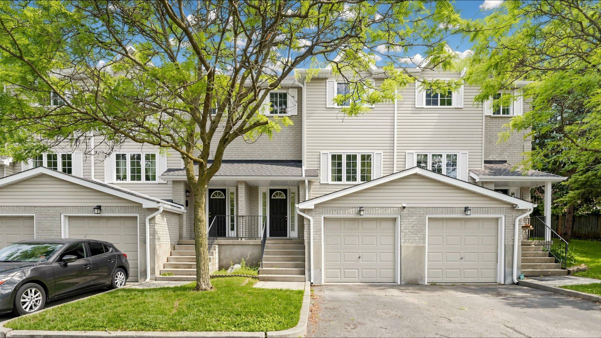 700 Champlain BLVD #2, Cambridge, ON N1R 8K1