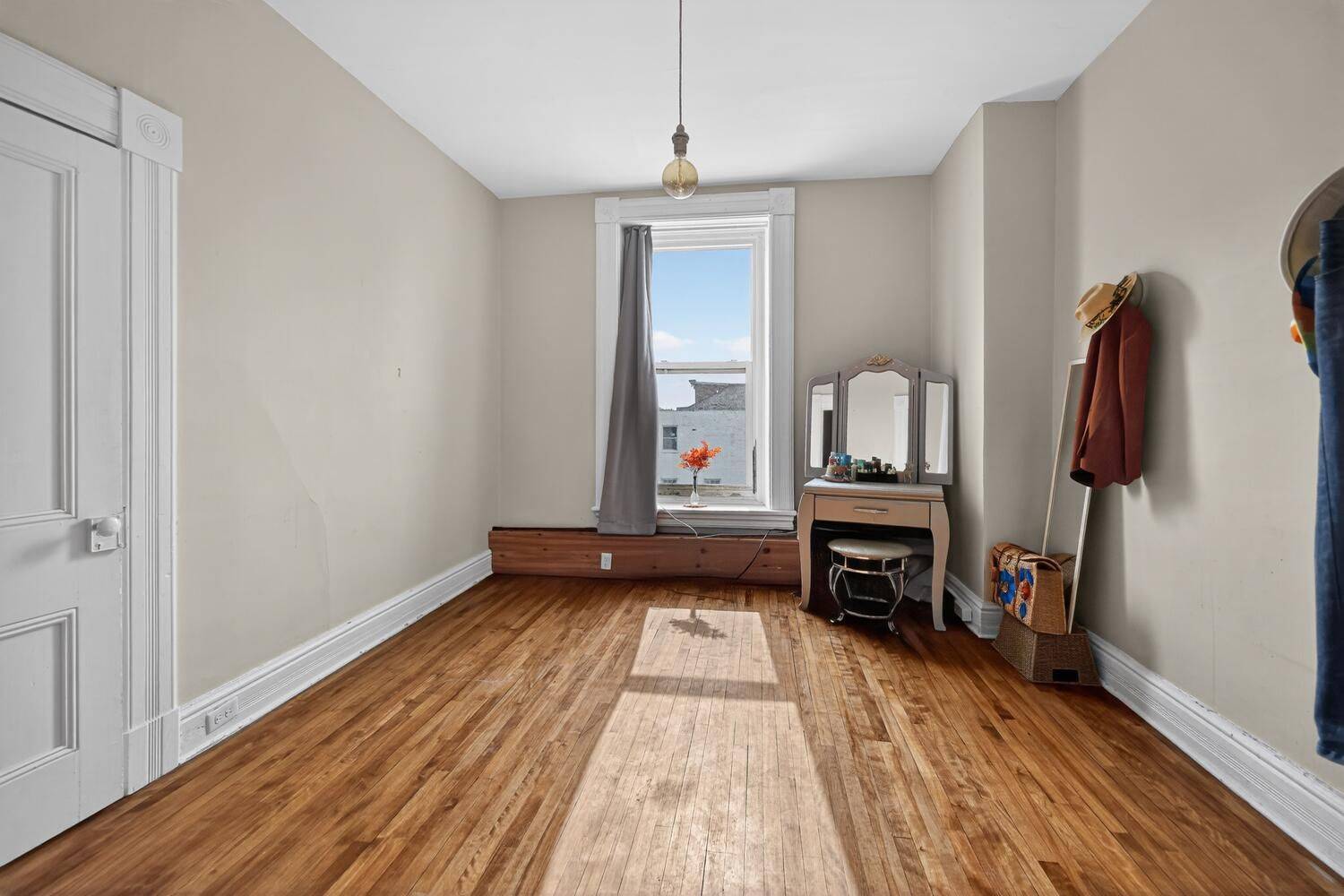 2 -42 King ST E, Brockville, ON K6V 1B1