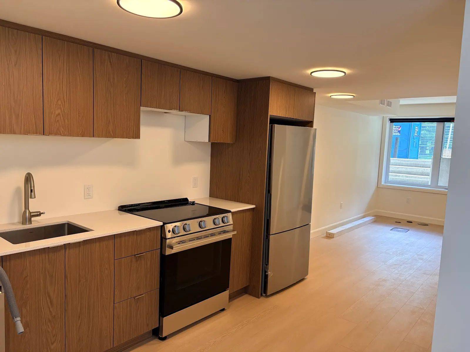 245 Bradford ST #B, Britannia - Lincoln Heights And Area, ON K2B 5Z5