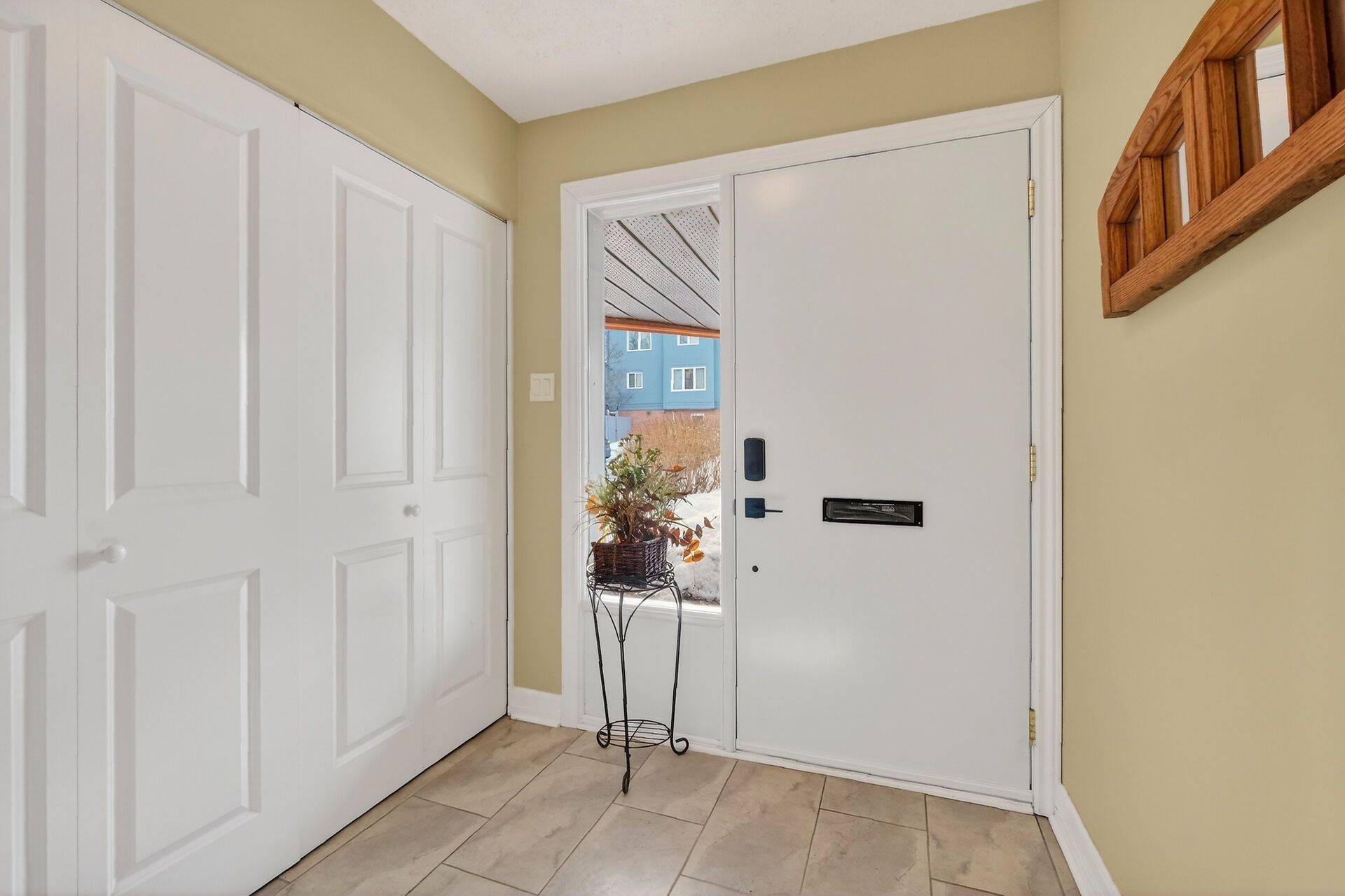 3 Birchdale AVE #D, Crystal Bay - Rocky Point - Bayshore, ON K2H 5A1