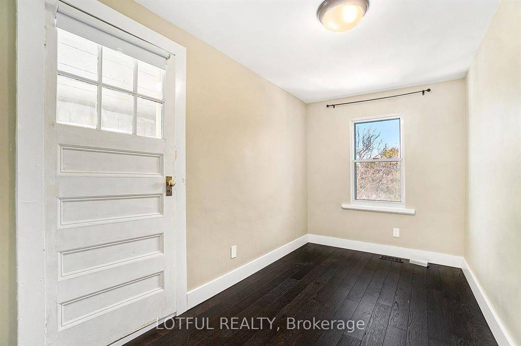 11 CHAMPAGNE AVE S, Dows Lake - Civic Hospital And Area, ON K1S 4P1